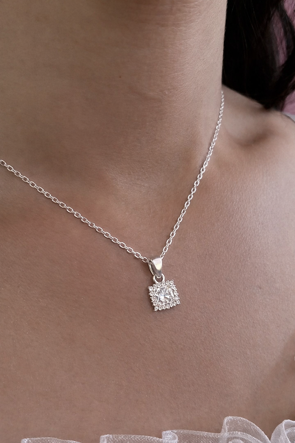 Dije de plata 9.25 no incluye cadena.
