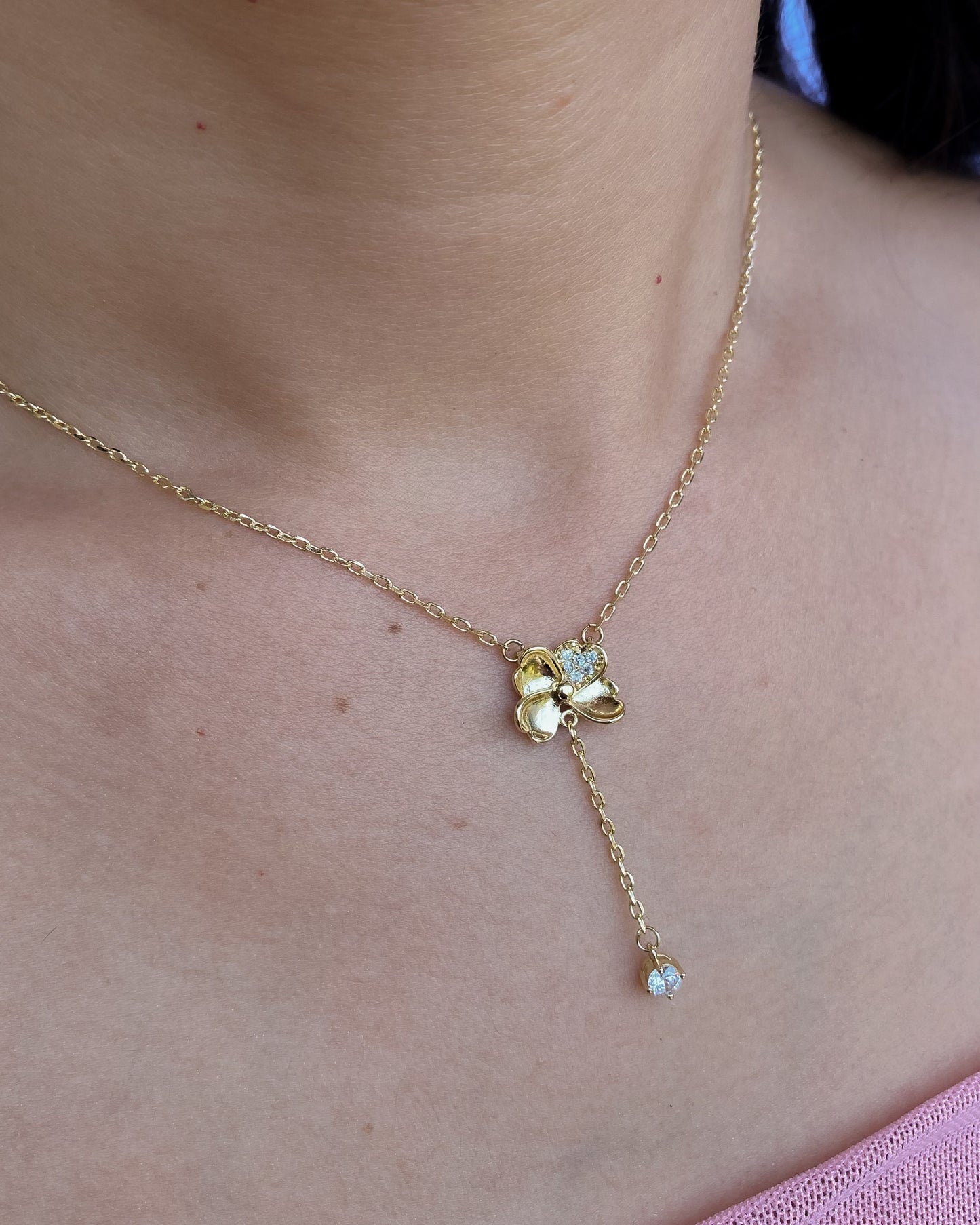 CADENA DE FLOR CON CADENA