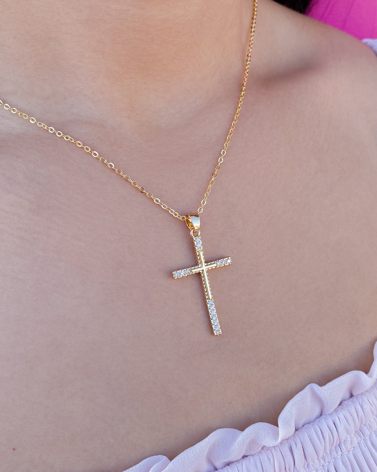 Cadena en baño de oro con cruz