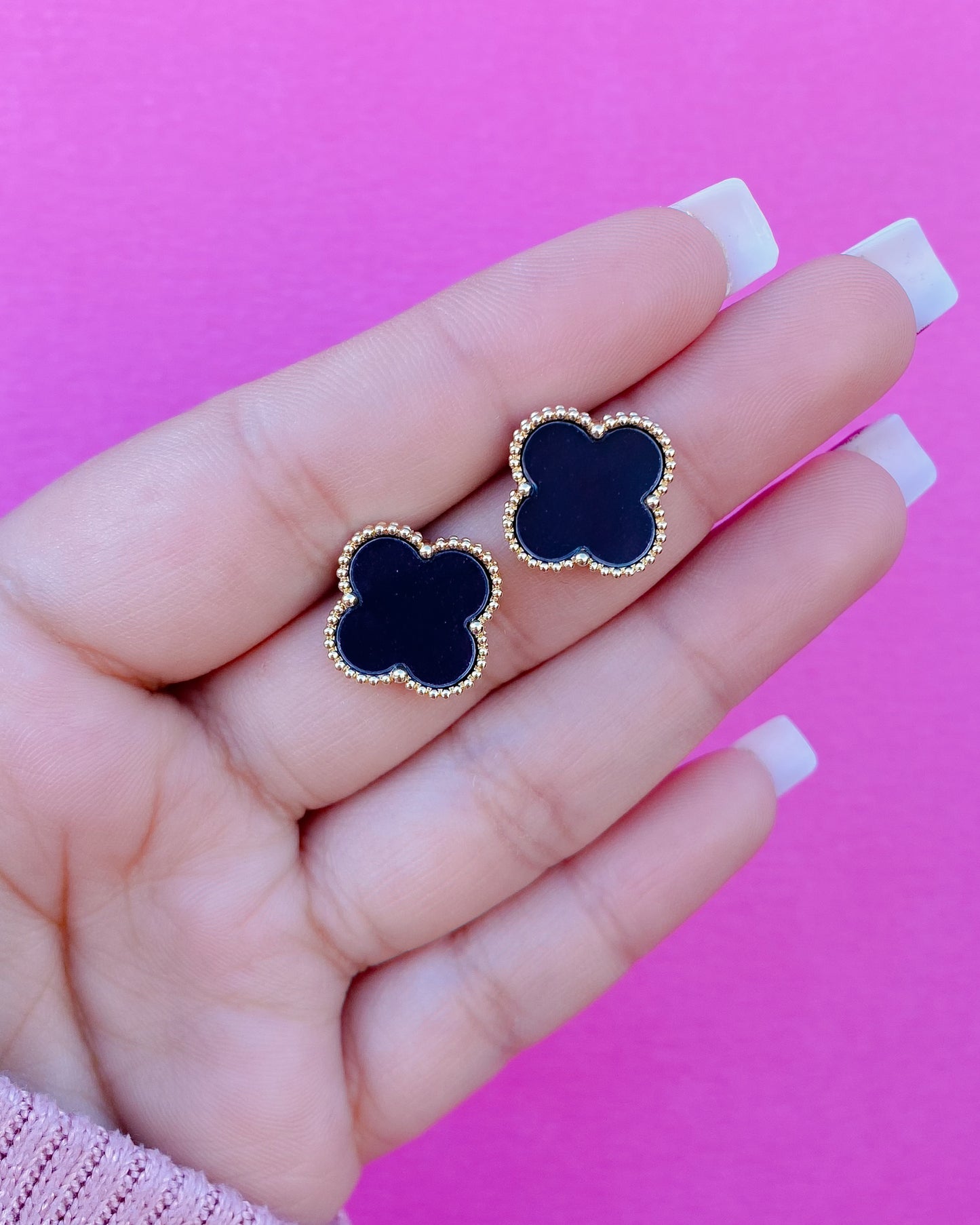 Conjunto dorado. (Cadena + aretes)