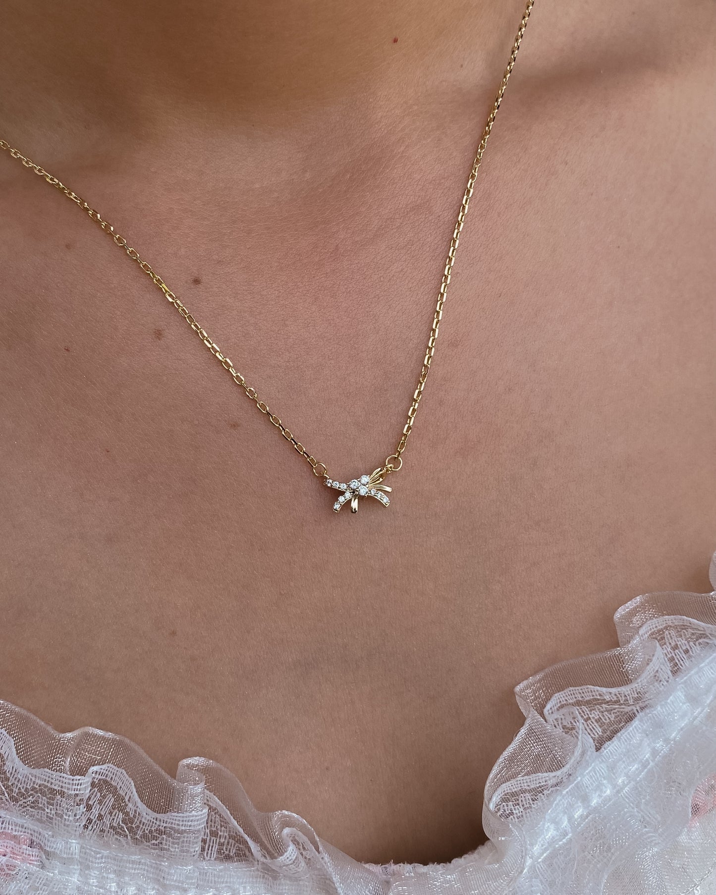 CADENA Y PENDIENTES DE MOÑO