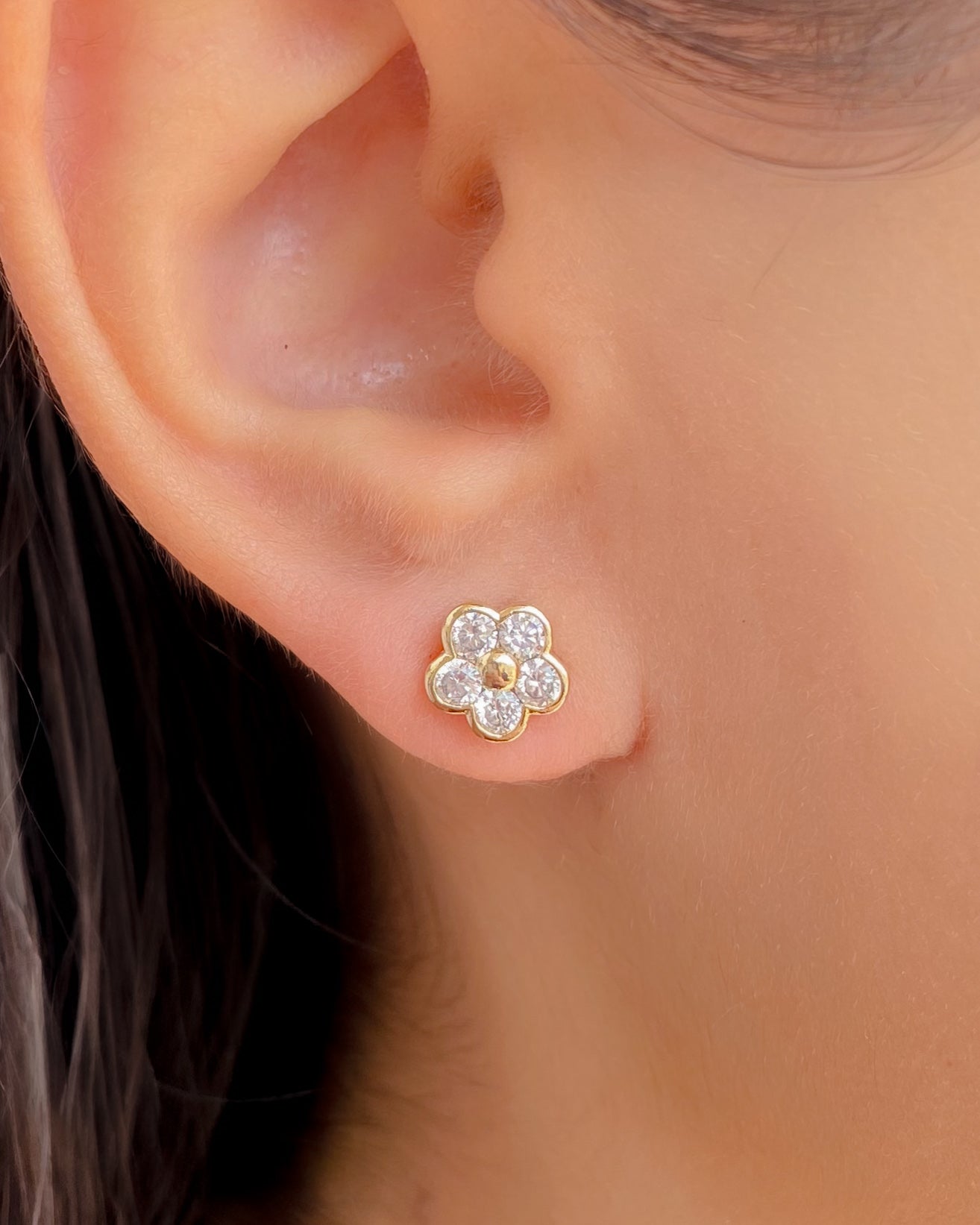 CADENA Y PENDIENTES DE FLORES