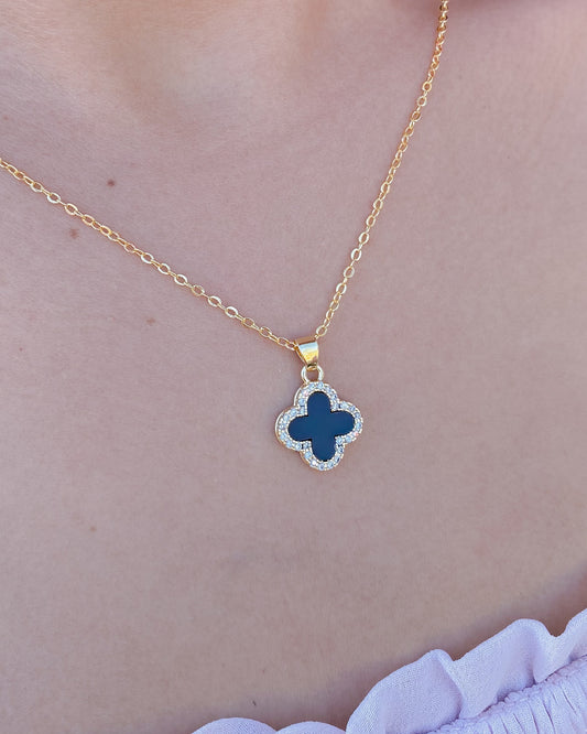 Conjunto dorado. (Cadena + aretes)