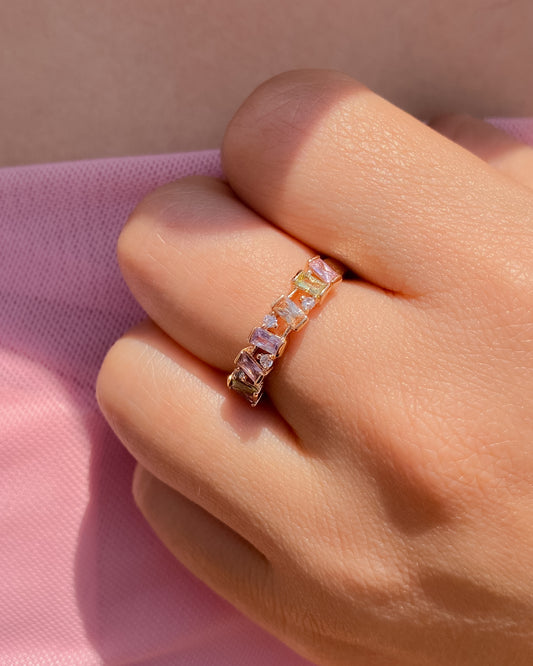 Anillo con piedritas brillantes